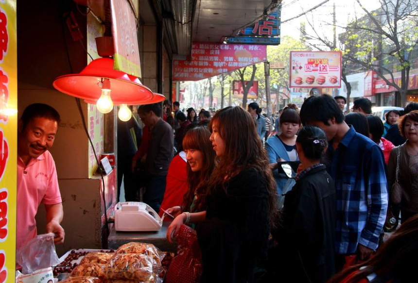 小型炒板栗機經(jīng)營火爆案例一